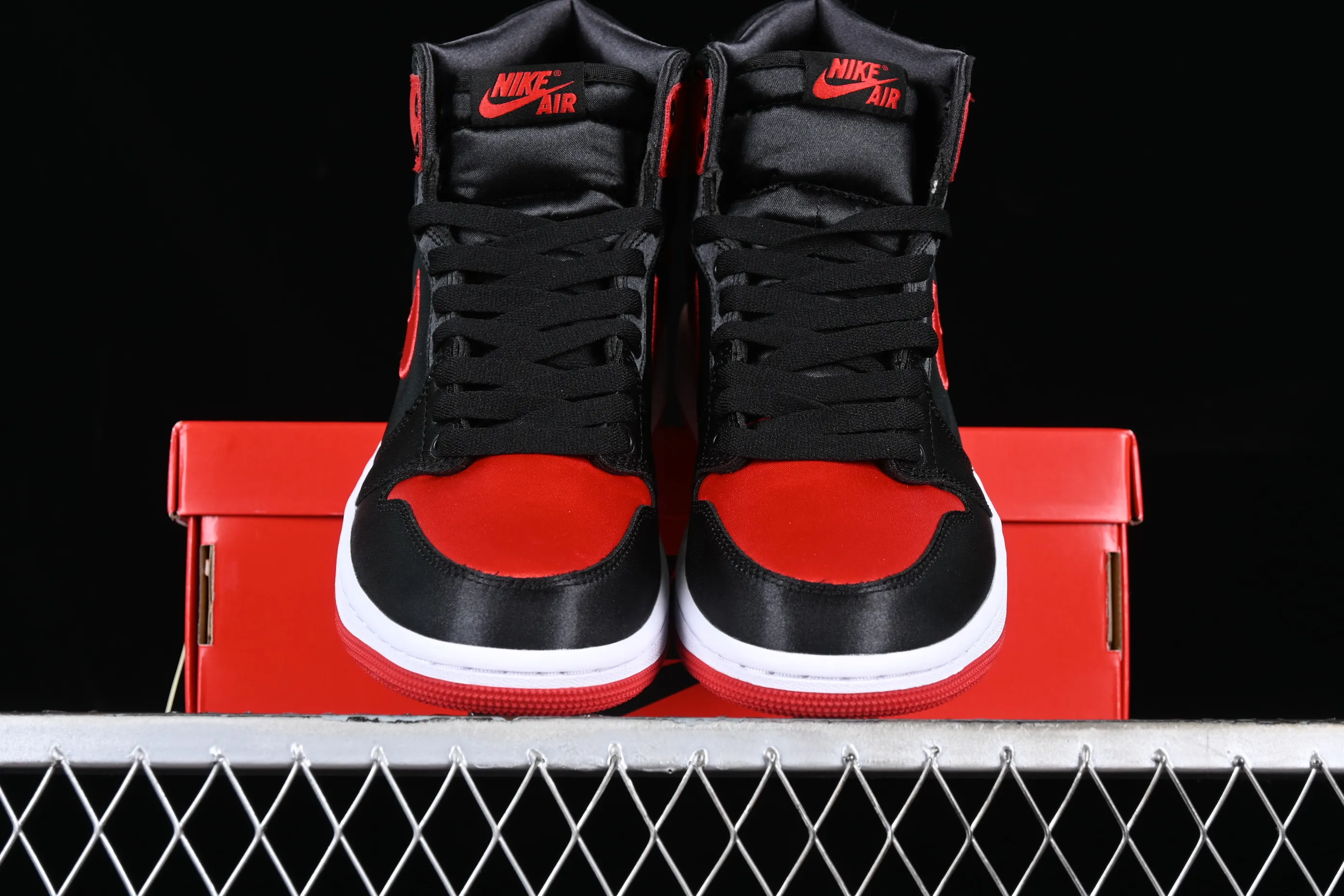 All Categories Air Jordan Jordan Series Basketball Shoes Air Jordan 1 High Air Jordan 1 High OG "Satin Bred" AJ1 Joe 1 Silk Forbidden Wear FD4810-061